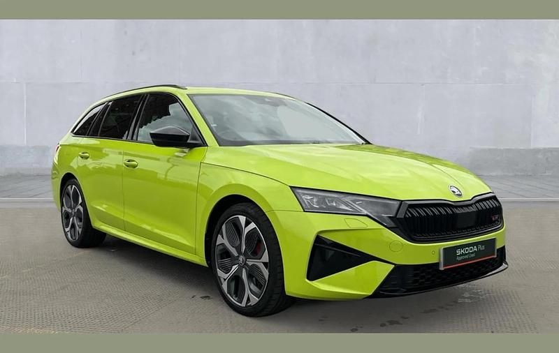 Used Skoda Octavia vRS 265 HP (194 kW) 2025 Green Estate