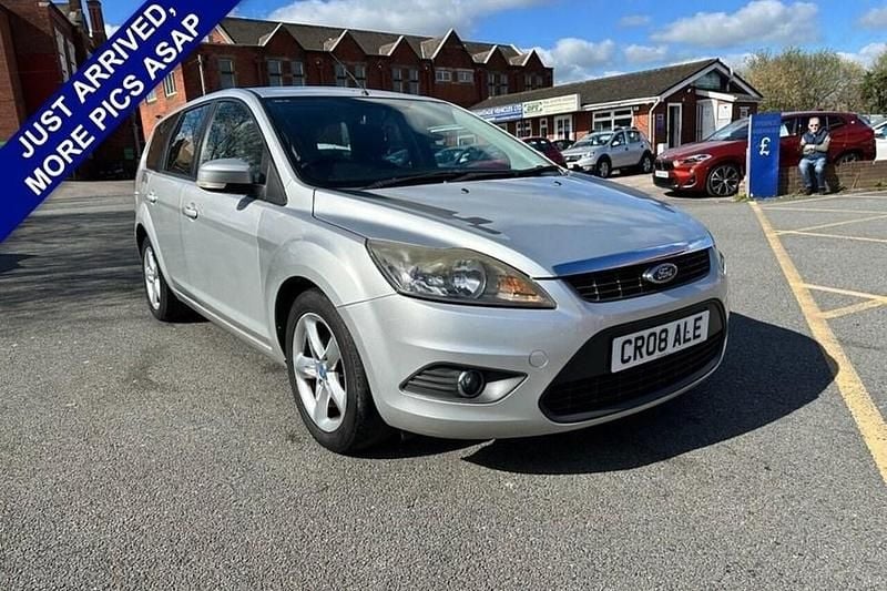 Used Ford Focus Zetec 99 HP (72 kW) 2008 Silver Estate