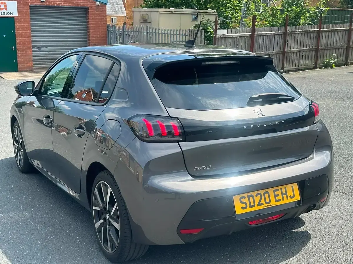 Used Peugeot 208 Allure 100 HP (73 kW) 2020 Grey Hatchback