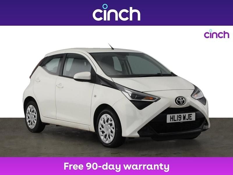 White Used 2019 Toyota Aygo X-play Hatchback | £7,899 (Fair price) - Image 1/3