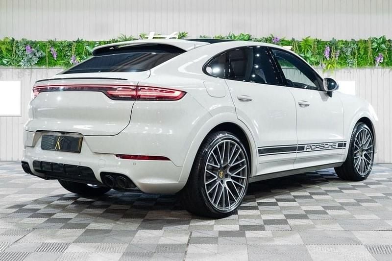 Grey Used 2023 Porsche Cayenne Platinum Edition SUV | £67,786 (A bit pricey) - Image 1/4