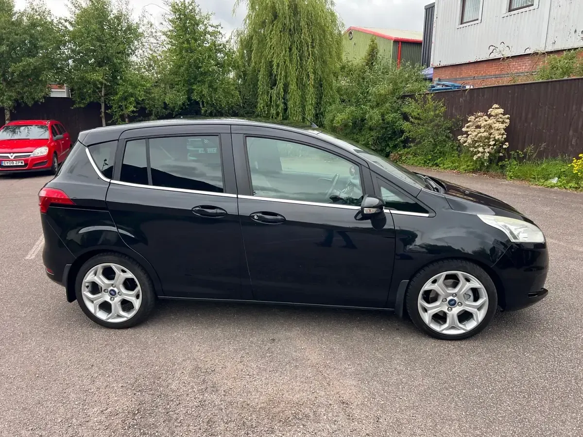 Used Ford B-MAX Titanium 95 HP (69 kW) 2013 Black MPV