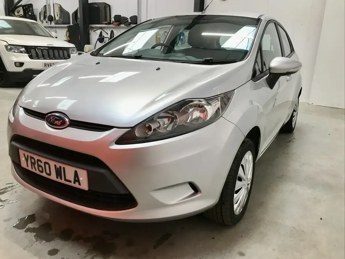 Used Ford Fiesta 70 HP (51 kW) 2010 Silver Hatchback