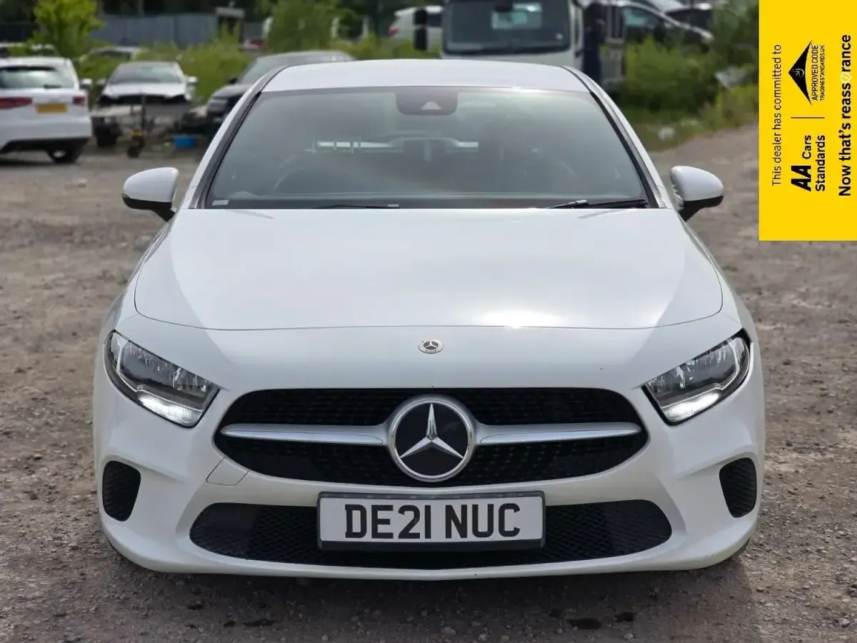 Used Mercedes A180 SE 136 HP (100 kW) 2021 White Hatchback