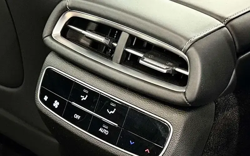 Used Genesis G80 305 HP (224 kW) 2025 Blue Sedan