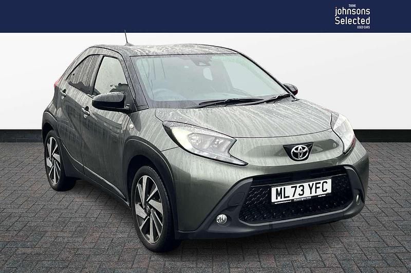 Green Used 2023 Toyota Aygo X SUV | £11,990 (Good price) - Image 1/4