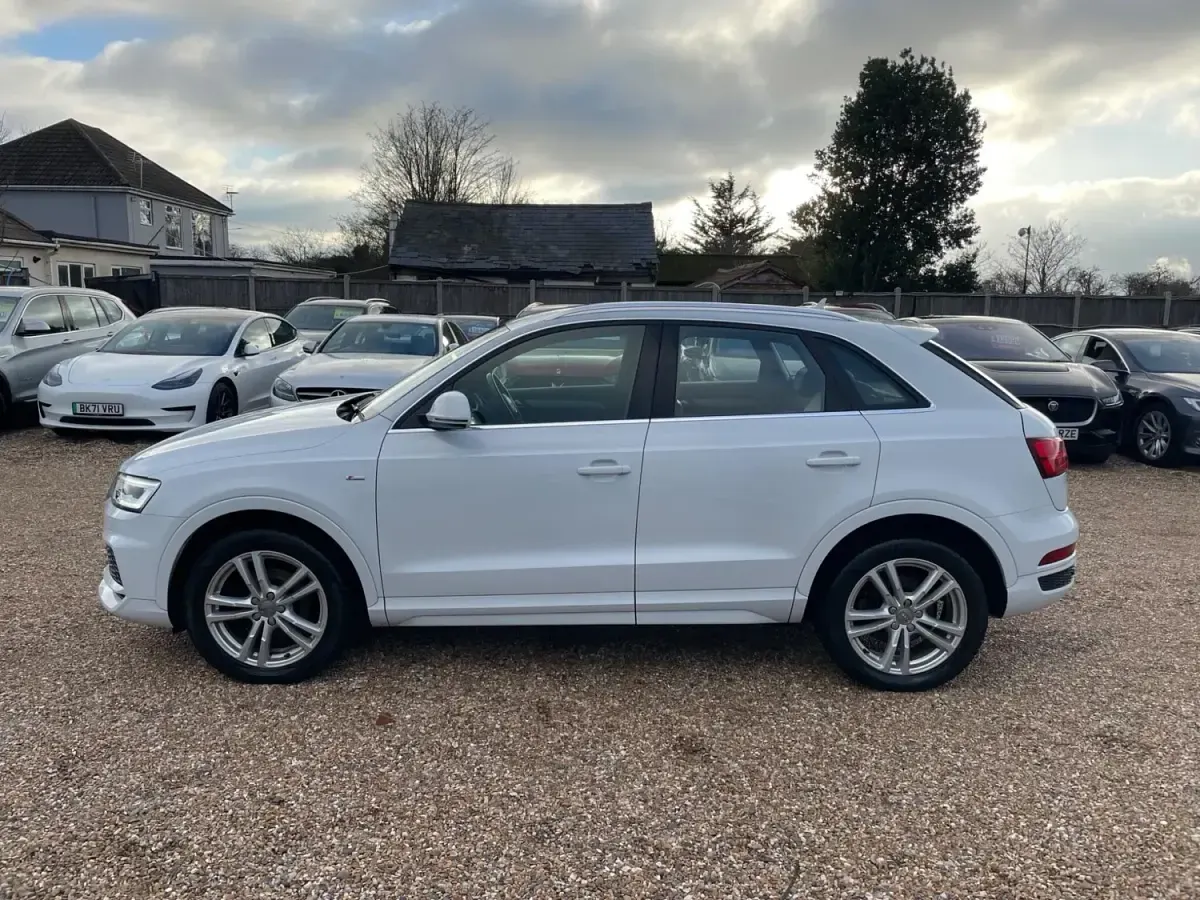 Second-hand Audi Q3 S-Line 2017 Alb SUV