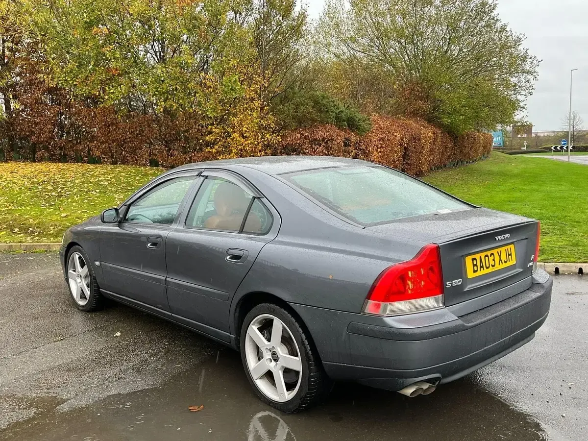 Used Volvo S60 300 HP (220 kW) 2025 Black Sedan