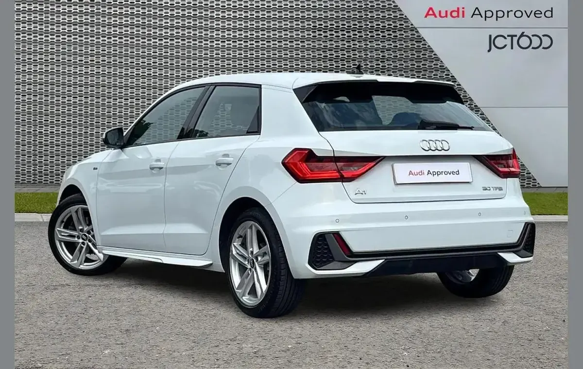 Used Audi A1 S-Line 108 HP (79 kW) 2021 White SUV