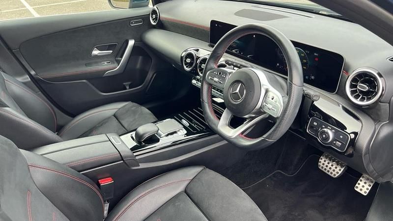 Used Mercedes A180 Executive 116 HP (85 kW) 2019 Denim blue metallic