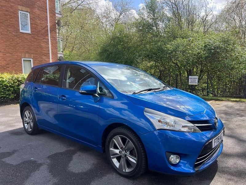 Used Toyota Verso Trend 147 HP (108 kW) 2015 Blue MPV