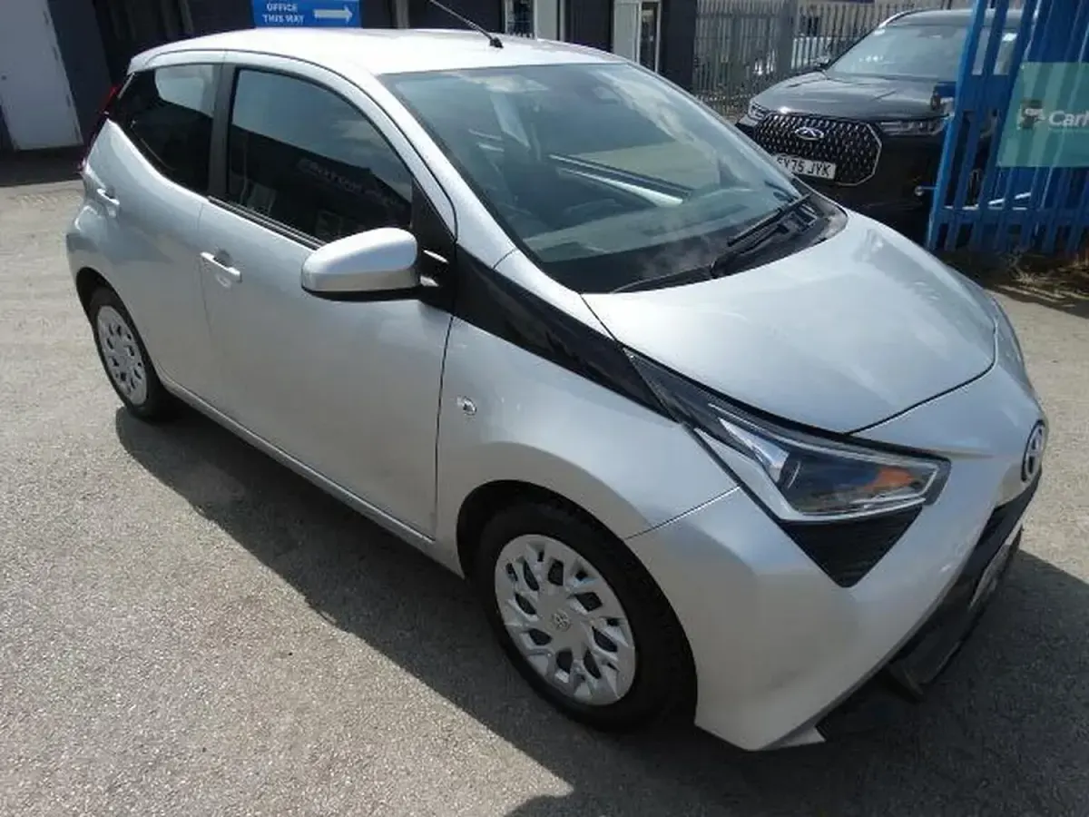 Used Toyota Aygo X-play 2021 Silver Hatchback