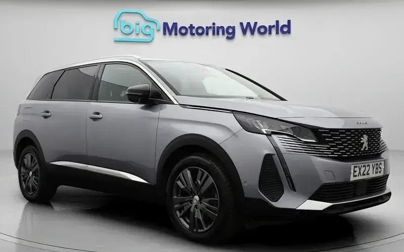 Used Peugeot 5008 Allure Premium 131 HP (96 kW) 2022 SUV