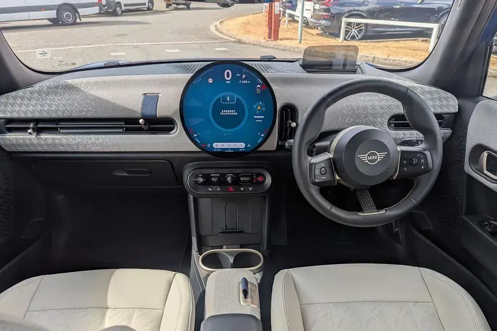 Used Mini Cooper Hatch 113 kW (154 HP) 2026 Blue Hatchback