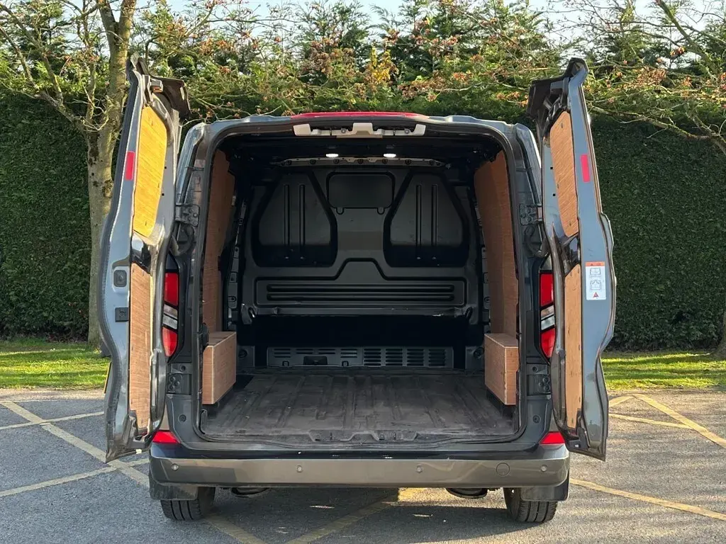 Used Ford Transit Custom Limited 136 HP (100 kW) 2024 Grey Van
