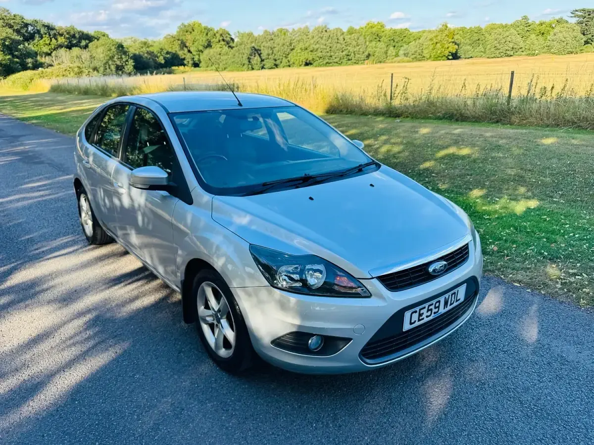 Used Ford Focus Zetec 2009 Silver Hatchback