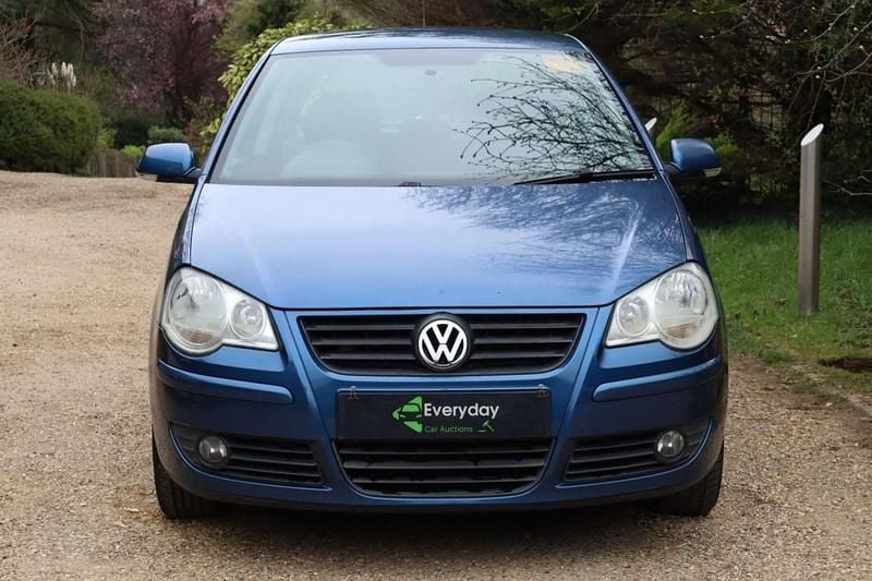Used VW Polo S 64 HP (47 kW) 2006 Blue Hatchback