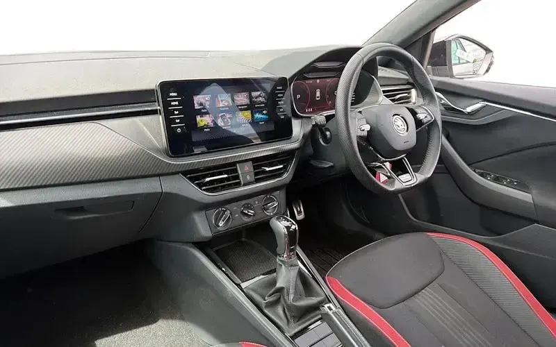 Gebraucht Skoda Scala Monte Carlo 150 PS (110 kW) 2023 Silber Kleinwagen
