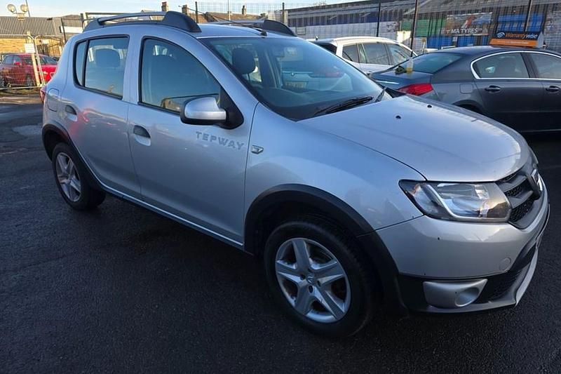 Used Dacia Sandero Ambiance 90 HP (66 kW) 2015 Silver Hatchback