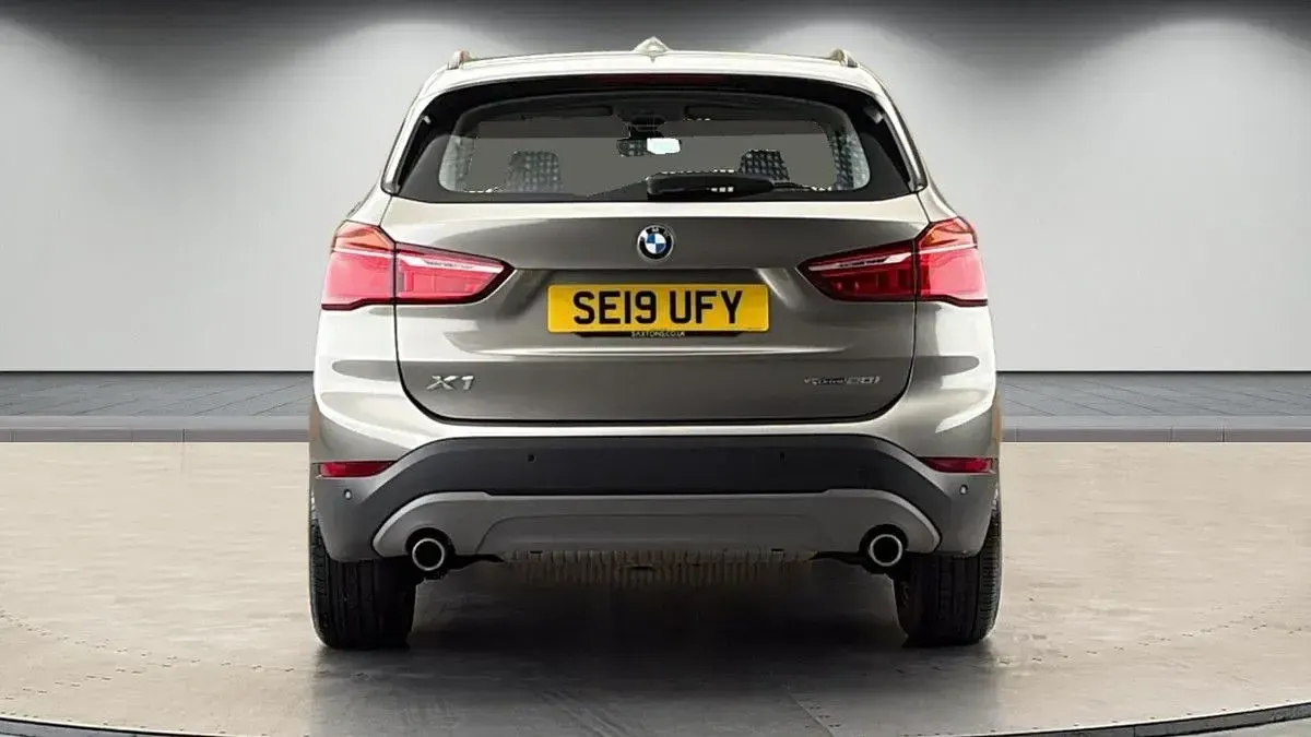 Used BMW X1 Comfort Edition 192 HP (141 kW) 2019 Platinsilber metallic SUV