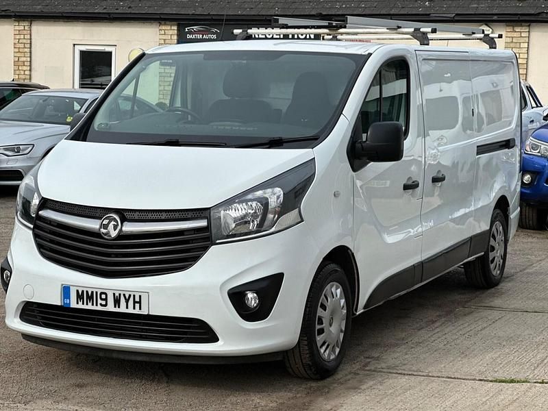 Used Vauxhall Vivaro Sportive 125 HP (91 kW) 2019 White MPV
