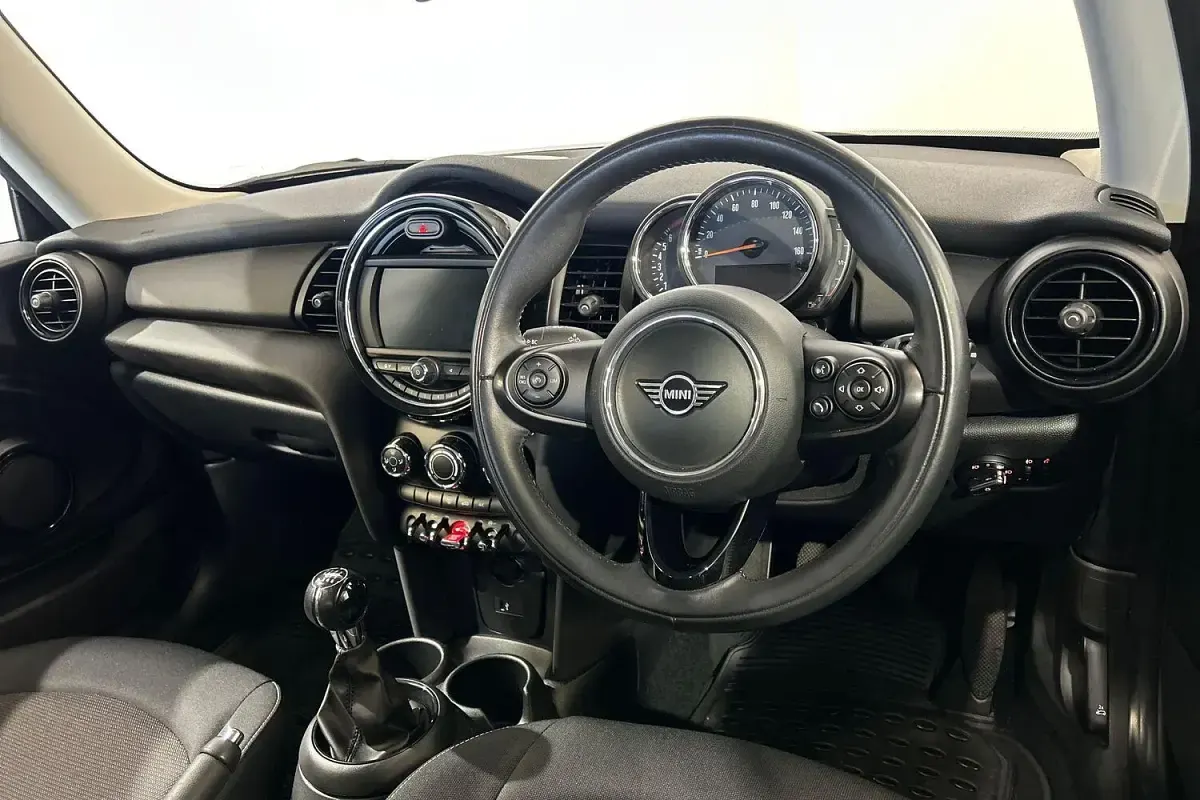 Used Mini ONE Classic 102 HP (75 kW) 2020 Black Hatchback