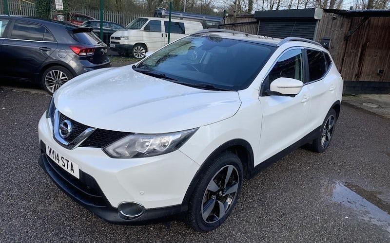 Used Nissan Qashqai N-Connecta 110 HP (80 kW) 2017 White SUV