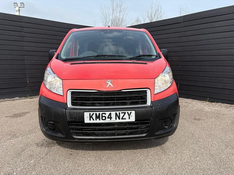 Used Peugeot Expert 90 HP (66 kW) 2014 Red Van
