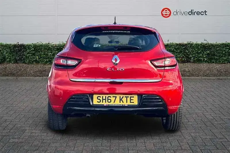 Used Renault Clio Dynamique 90 HP (66 kW) 2017 Red Hatchback