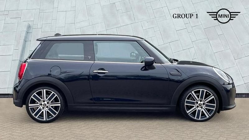 Usado Mini Cooper Exclusive 136 HP (100 kW) 2024 Preto Citadino
