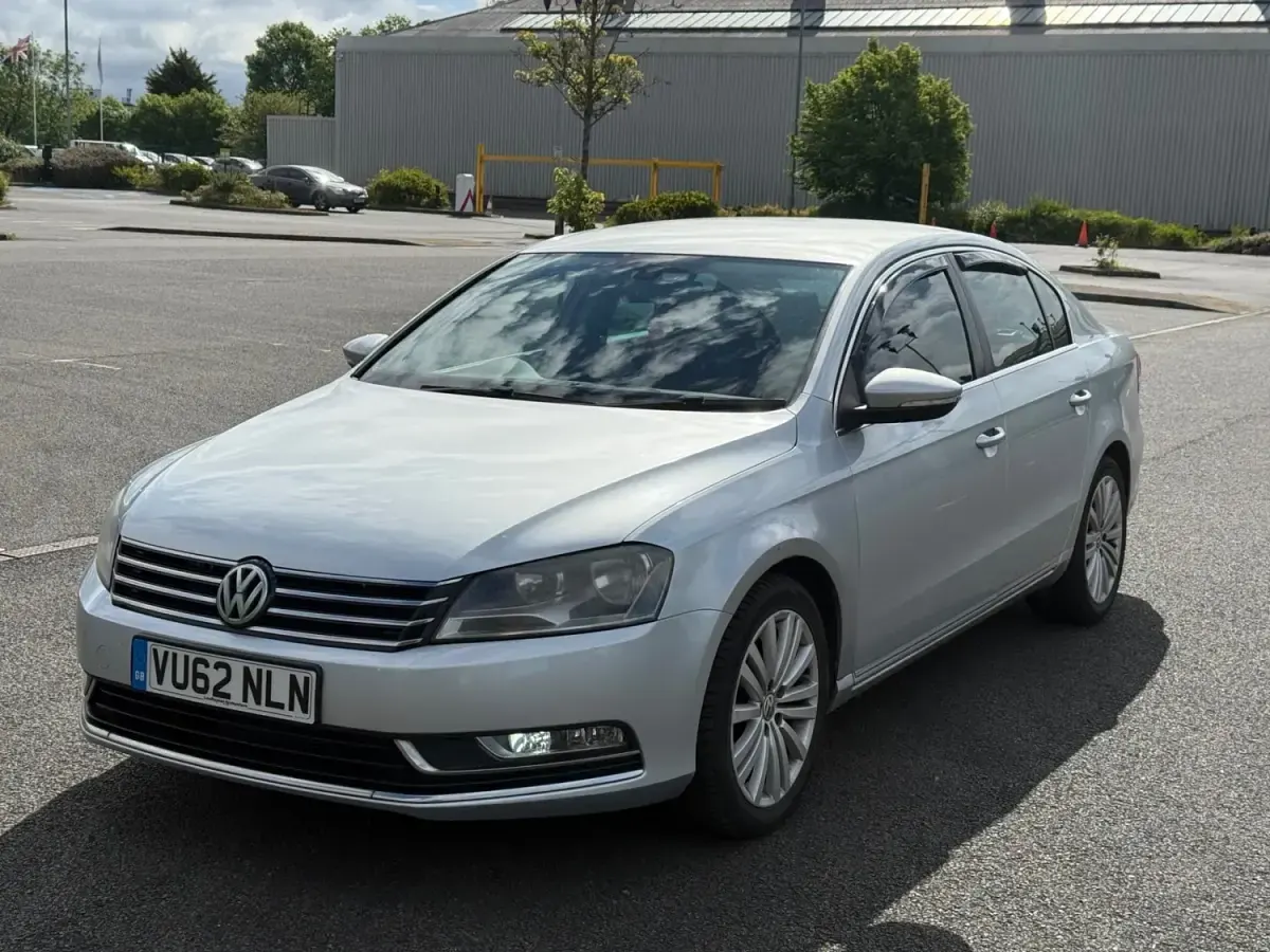 Używany VW Passat Sportline 140 KM (102 kW) 2012 Srebrny Sedan/Limuzyna