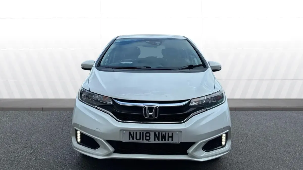 Used Honda Jazz SE 102 HP (75 kW) 2018 White Hatchback