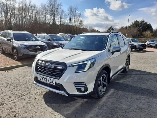 Begagnad Subaru Forester Premium 150 HK (110 kW) 2023 Vit SUV