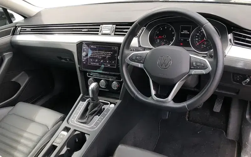 Used VW Passat SEL 150 HP (110 kW) 2022 Black Estate
