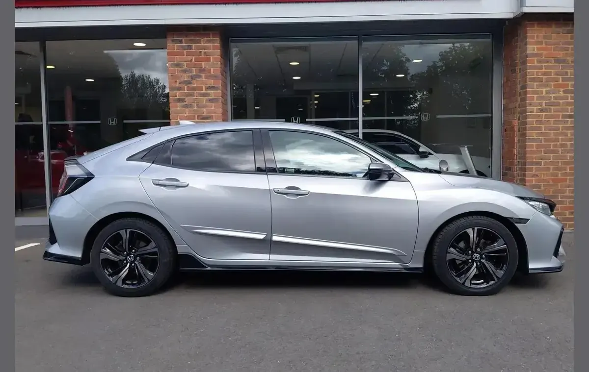 Used Honda Civic Sport 180 HP (132 kW) 2017 Silver Hatchback