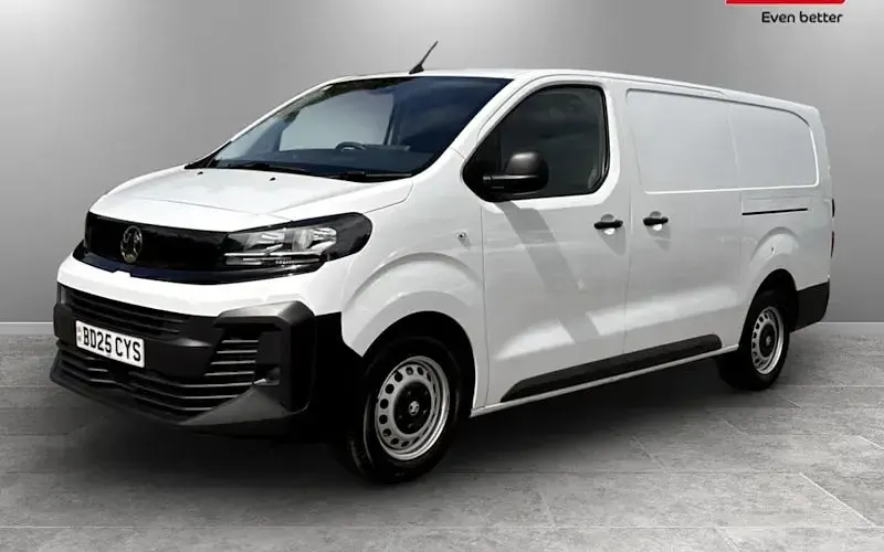 Used Vauxhall Vivaro 120 HP (88 kW) 2025 White MPV