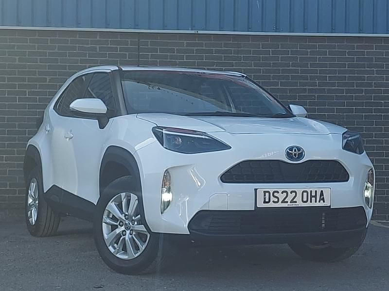 White Used 2022 Toyota Yaris Hybrid Estate | £17,498 (Super price) - Image 1/4