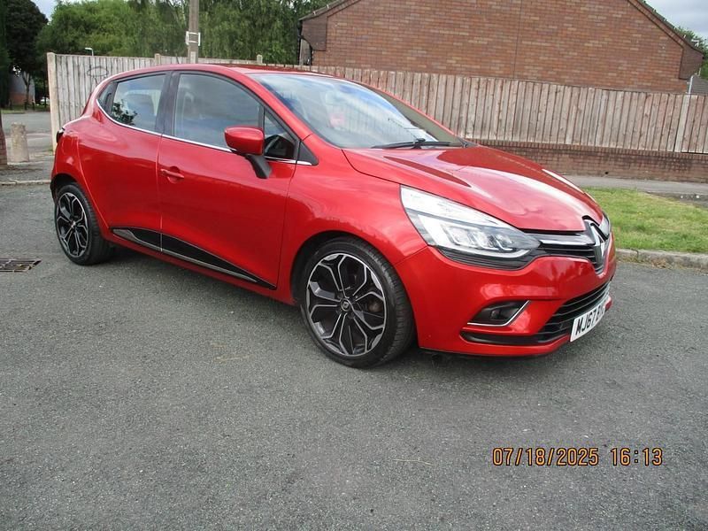 Red Used 2017 Renault Clio IV Dynamique Hatchback | £4,995 (Fair price) - Image 1/4
