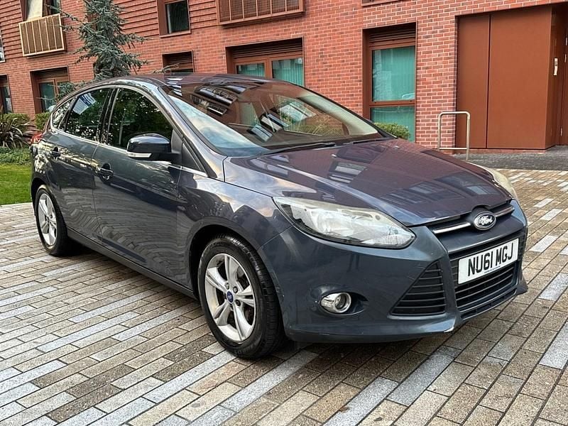 Grey Used 2011 Ford Focus Zetec Hatchback | £995 (Good price) - Image 1/4
