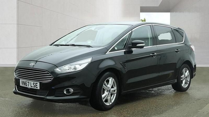 Usado Ford S-MAX Titanium 180 HP (132 kW) 2017 Preto Monovolume