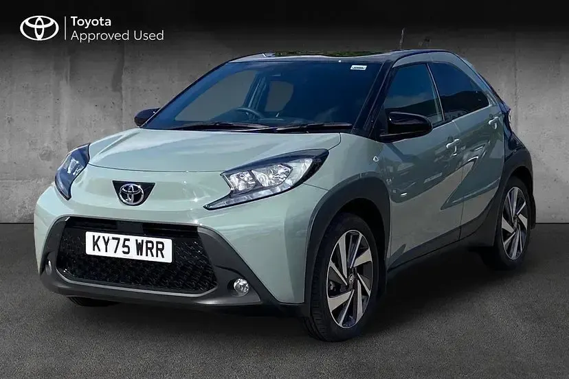 New Toyota Aygo X 71 HP (52 kW) 2025 Tarragon with black SUV
