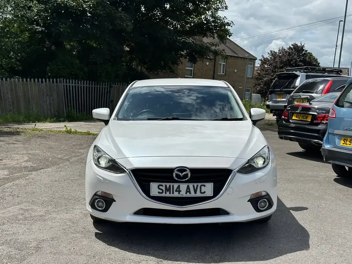 Used Mazda 3 Inclusive 165 HP (121 kW) 2014 White Hatchback