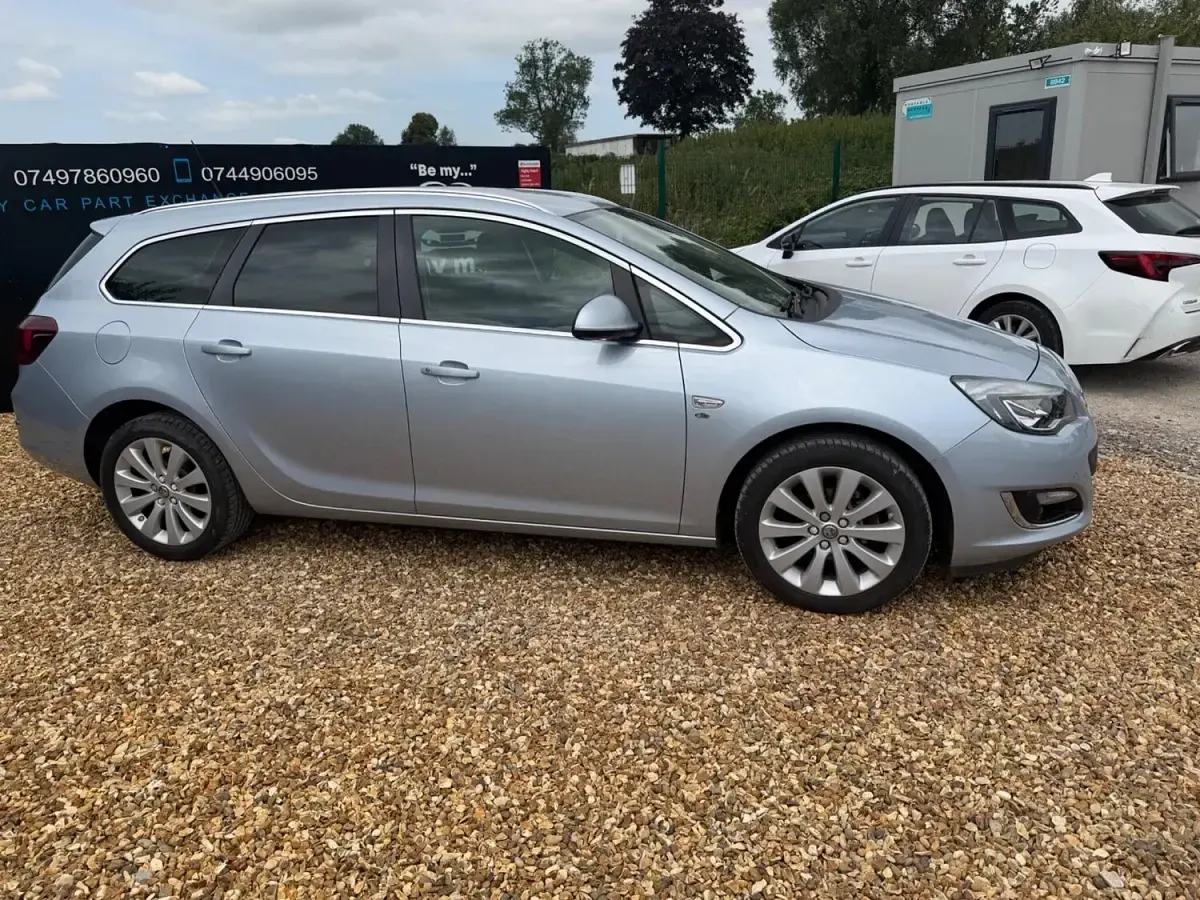 Used Vauxhall Astra Elite 2016 Silver Estate