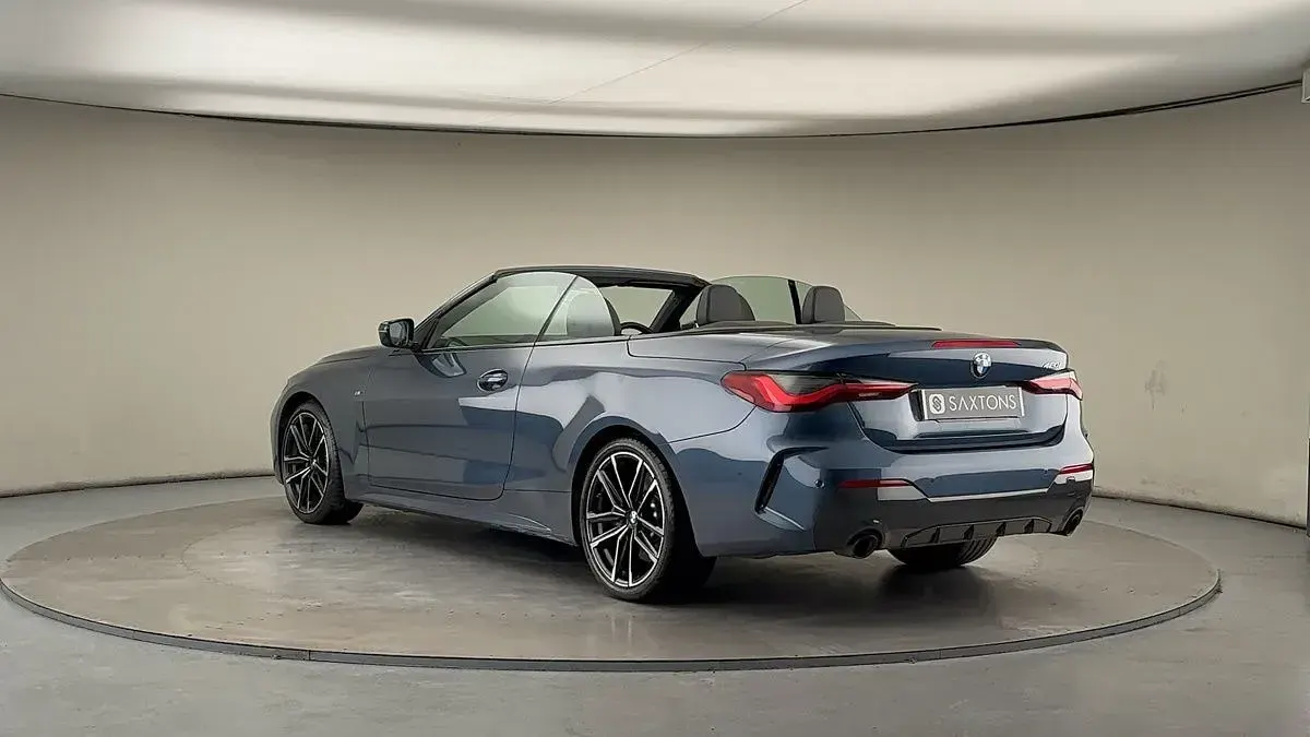 Begagnad BMW 420 M Sport 2023 Blå Cab