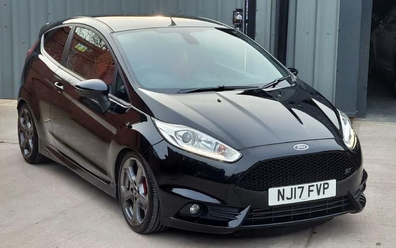 Black Used 2017 Ford Fiesta ST Hatchback | £4,399 (Super price) - Image 1/4