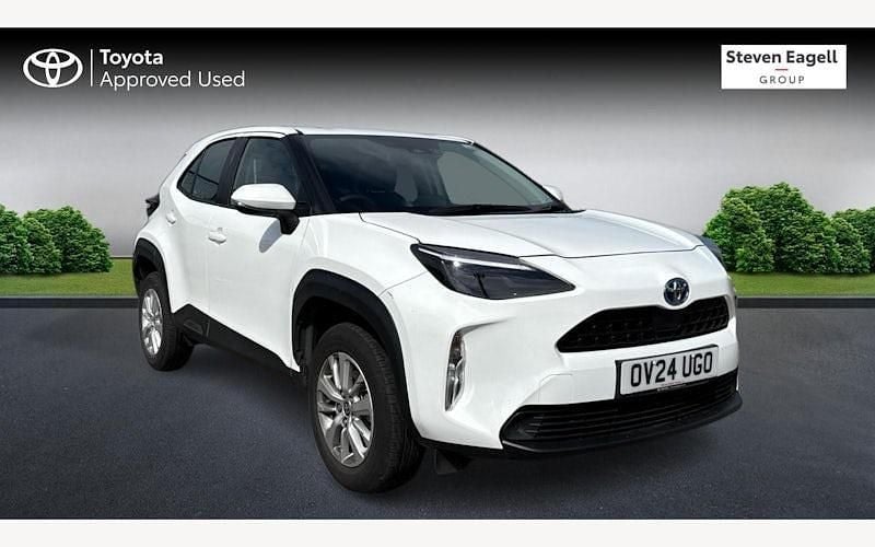 Used 2025 Toyota Yaris Hybrid Estate | £21,049 (Super price) - Image 1/4