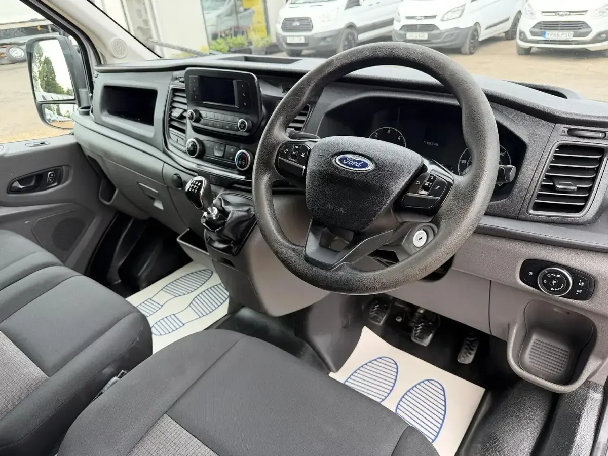 Used Ford Transit S 130 HP (95 kW) 2022 White Van