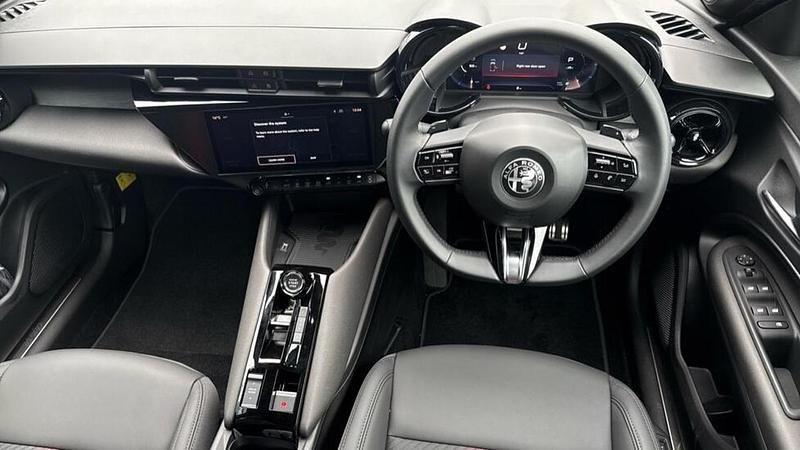 Black New 2025 Alfa Romeo Junior SUV | £26,352 (Good price) - Image 1/4