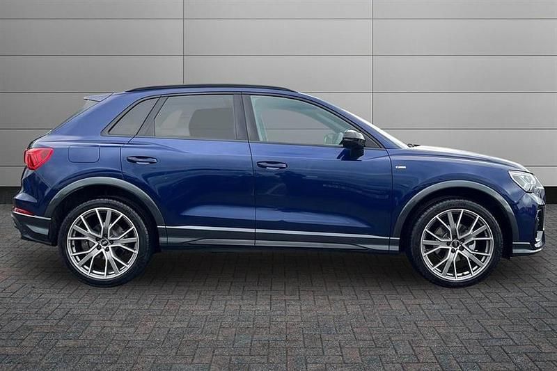 Used Audi Q3 Black Edition 150 HP (110 kW) 2025 Navarra blue SUV