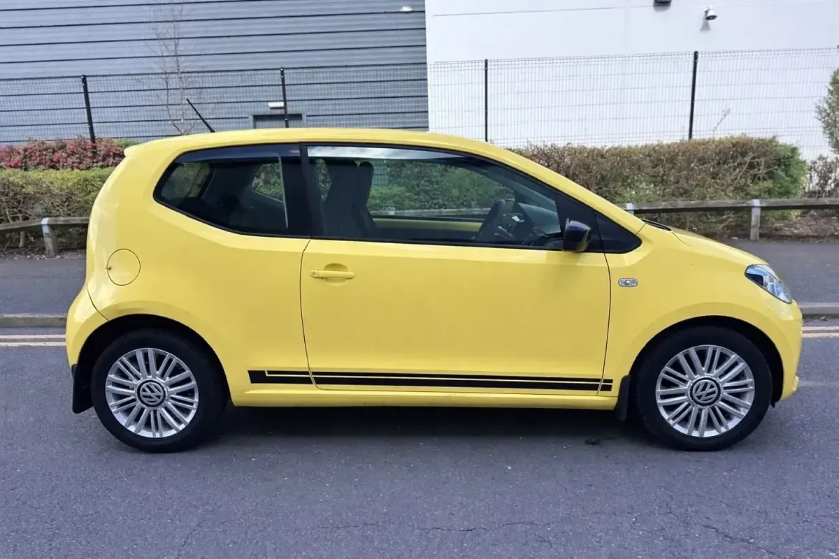 Używany VW up! 2016 Żółty Hatchback